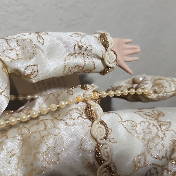 Americana Sweetheart Collection Diana doll NWT - Picture 8 of 13